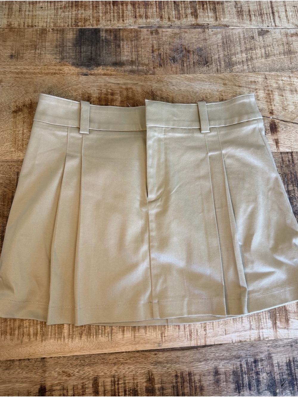 NWT! Aritzia Sunday Best Rider Tan Pleated Mini Skirt size 8